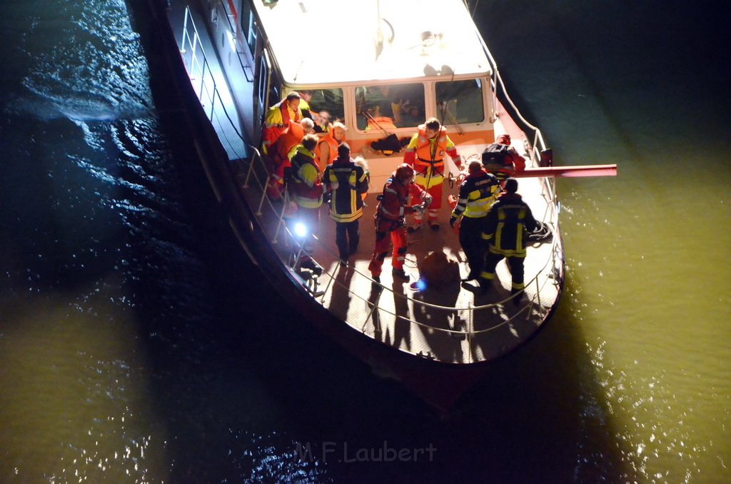 Einsatz BF Hoehenretter Koelner Seilbahn Hoehe Zoobruecke P2564.JPG